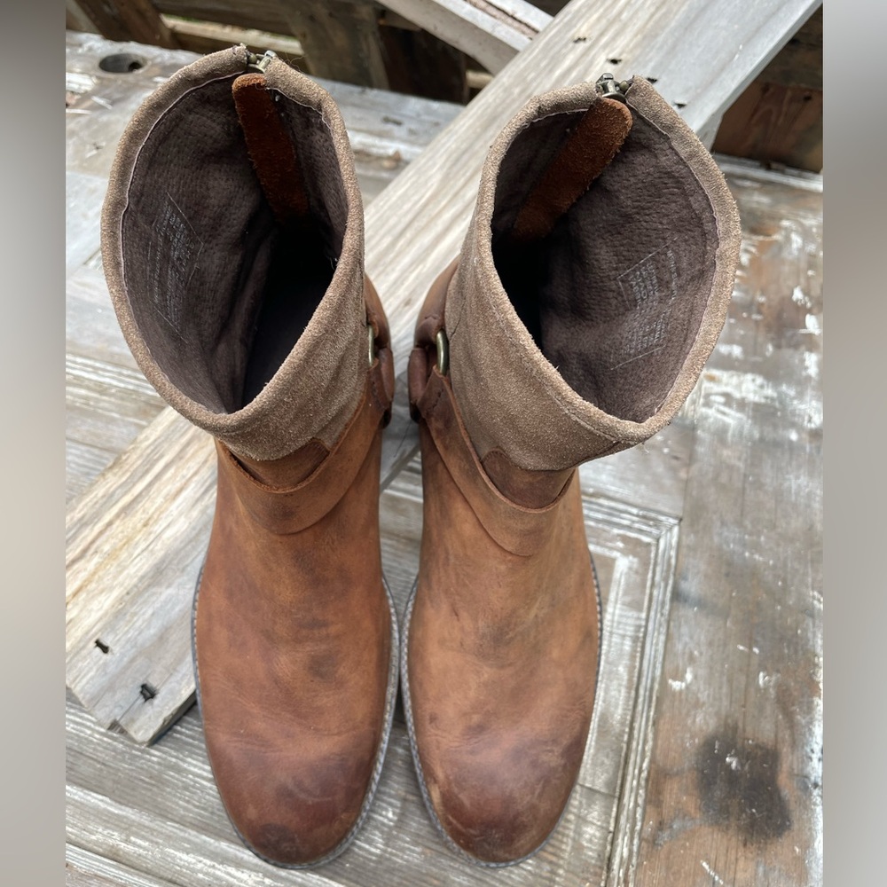 Andrew Marc boots